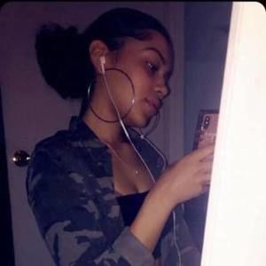 Meet your Posher, Denise